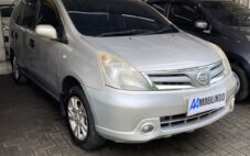 NISSAN GRANDLIVINA 2013 MT